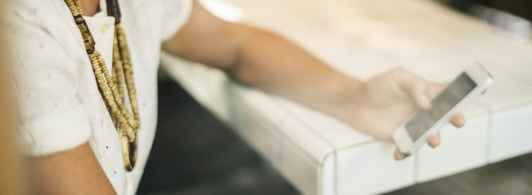 How do I choose a niche? And how do I build an online business?