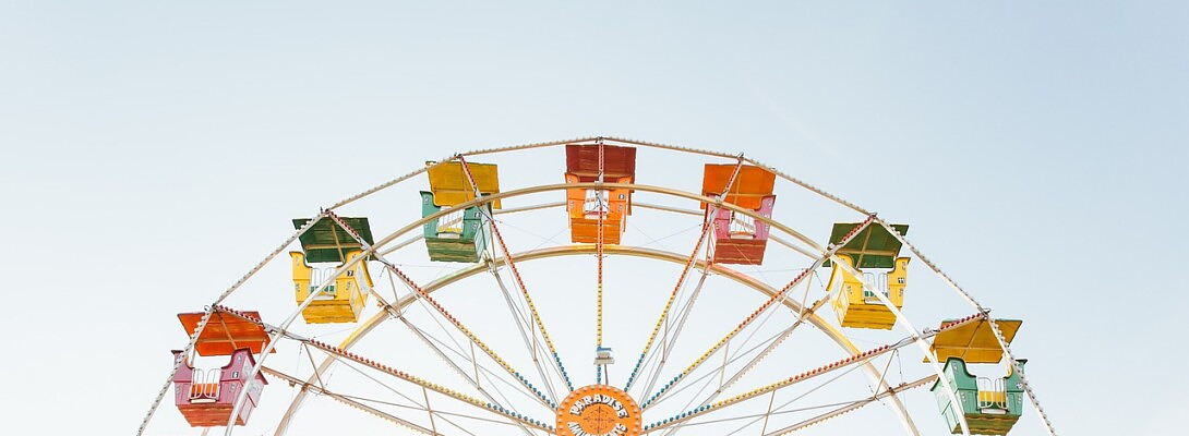 Flywheel Model- Attract > Engage > Delight