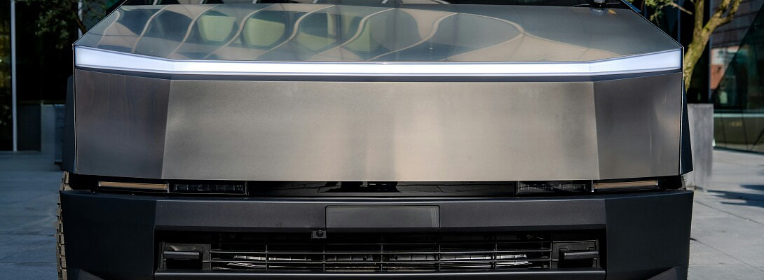 The Power of AI and Creativity: How a Random Curiosity Turned Into Two Fully-Designed Future Vehicle