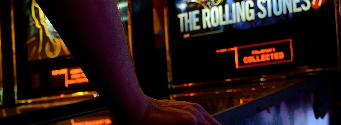 Nostalgia Unleashed: The Enduring Charm of Old School Arcade Games vs the Allure of Modern Gaming