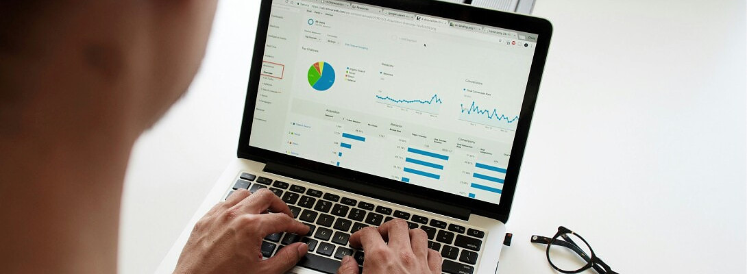 The Art of Luring Eyeballs: Traffic Generation in Affiliate Marketing